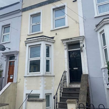 Spacious 4 Bedroom House Near Stokes Croft!! Central!!! 브리스틀 외부 사진