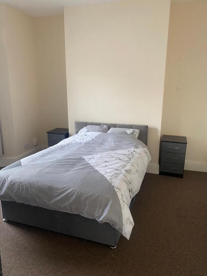 Spacious 4 Bedroom House Near Stokes Croft!! Central!!! 브리스틀 외부 사진