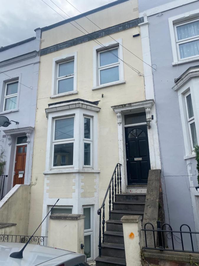 Spacious 4 Bedroom House Near Stokes Croft!! Central!!! 브리스틀 외부 사진