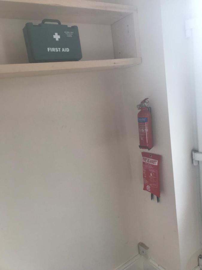 Spacious 4 Bedroom House Near Stokes Croft!! Central!!! 브리스틀 외부 사진