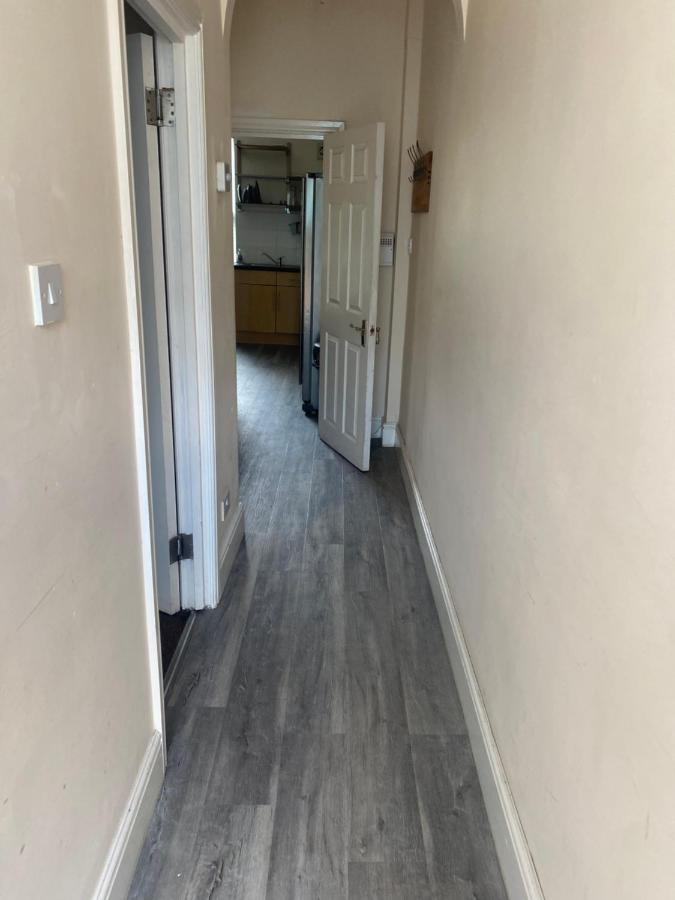 Spacious 4 Bedroom House Near Stokes Croft!! Central!!! 브리스틀 외부 사진